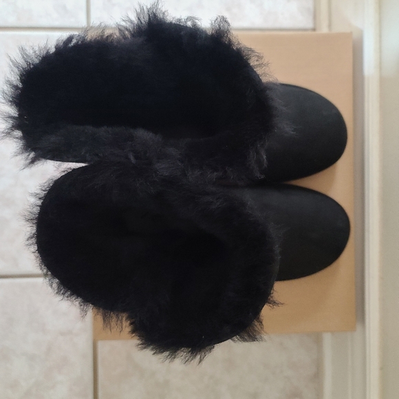 UGG Women's Keely Black Boots 7 - Picture 3 of 10